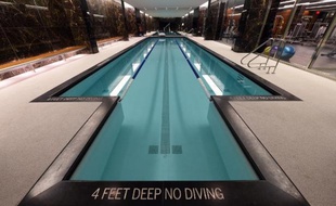 Une piscine d'un appartement de New York en avril 2015