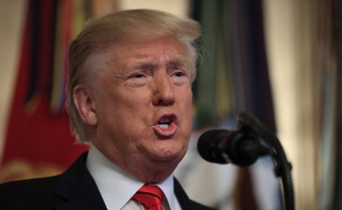 Donald Trump lors de sa conférence de presse, ce dimanche matin.