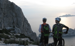 Le VTT bientôt interdit dans les calanques?