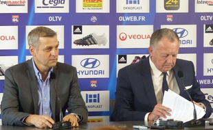 Bruno Genesio et Jean-Michel Aulas, ce lundi lors d'une conférence de presse de l'OL.
