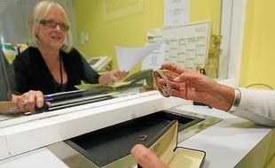 La majorité des objets déposés au Crédit Municipal de Nantes sont des bijoux.