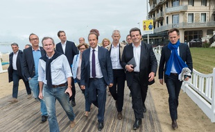 Les députés «Constructifs» Stéphane Demilly (au premier plan), Olivier Becht, Jean-Christophe Lagarde, Franck Riester, Thierry Solère et Pierre-Yves Bournazel à Trouville, le 6 septembre 2017.