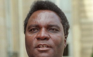 D'où ont été tirés les missiles qui ont abattu à Kigali l'avion du président rwandais Juvénal Habyarimana le 6 avril 1994 et par qui? Les conclusions de l'expertise judiciaire qui seront présentées mardi aux parties pourraient être cruciales pour l'aboutissement de l'enquête.