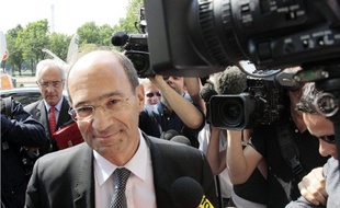 Paris, le 4 mai 2011. Eric Woerth arrive à la Cour de justice de la République pour être entendu dans l'affaire de la vente de l'hippodrome de Compiègne.