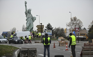 Des « gilets jaunes » manifestent à Colmar le 9 novembre 2018.