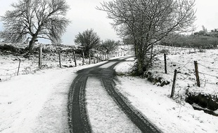 Nasbinals (Lozère) sous la neige (Illustration).