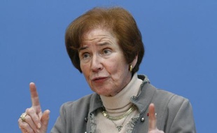 La "chasseuse de nazis" Beate Klarsfeld, proposée par la gauche radicale pour la présidence allemande, n'a aucune chance d'être élue dimanche mais sa candidature trouble des personnalités de droite à cause de ses liens avec l'ex-RDA.