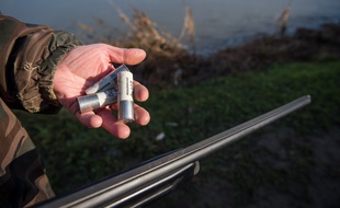 Un chasseur et son fusil (photo d'illustration)