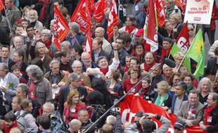 Jean-Luc Mélenchon dans le cortège de la «marche citoyenne» organisée par le Front de gauche le 5 mai 2013 à Paris.