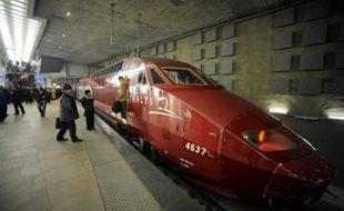 Le trafic ferroviaire en Belgique, tant national qu'international, était complètement paralysé mardi vers 9H45 (07H45 GMT) en raison d'une grève de 24 heures lancée lundi soir par les cheminots belges, a indiqué Infrabel, la société gestionnaire du réseau.