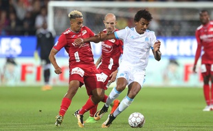 Luiz Gustavo et l'OM ont éliminé Ostende au tour précédent.