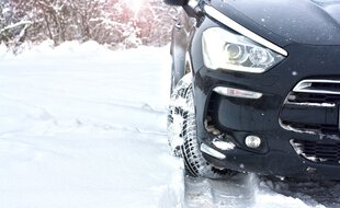 A compter du 1er novembre 2021, les équipements hivernaux sont obligatoires dans certaines départements.