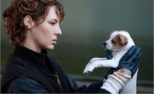 Louise Bourgoin dans Je suis un soldat