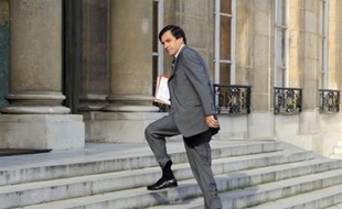 Le Premier ministre François Fillon a insisté lundi sur le fait que l'Etat gardait le "contrôle" du groupe constitué par la fusion de GDF et Suez, avec une participation du secteur public "d'environ 40%" dans la nouvelle entité.