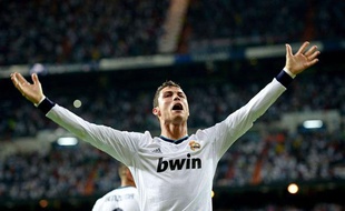 Cristiano Ronaldo fête son but victorieux contre Manchester City, le 18 septembre 2012 à Madrid.