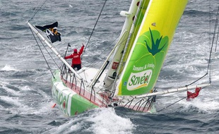 La navigatrice Samantha Davies ici lors du Vendée Globe le 10 novembre 2012, ne sera pas là pour cette édition.
