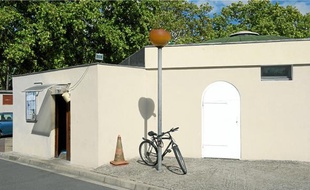 La mosquée du port de Gennevilliers, assez peu fréquentée hier, devrait être détruite entre aujourd'hui et demain.