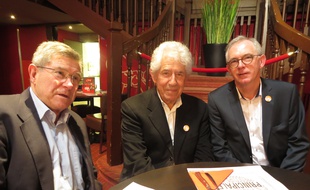 Philippe Gildas était à Nantes ce jeudi en compagnie des membres du Cla et de son président Jean Amyot d’Inville (à gauche)