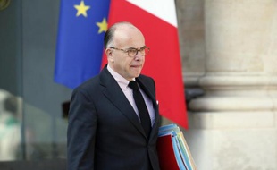 Le ministre de l'Intérieur Bernard Cazeneuve à la sortie du Conseil des ministres le 10 septembre 2014 au palais de l'Elysée à Paris