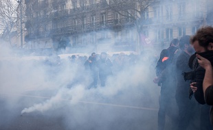 Heurts sur la place de la République en marge de la manifestation contre la loi travail, le 14 avril 2016.