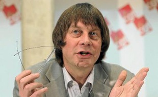 Bernard Thibault verrait bien une femme lui succéder à la tête de la CGT.