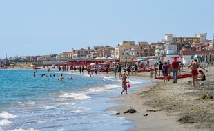 Les plages italiennes retrouvent du monde. Trop ?