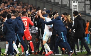 Début de bagarre générale à l'issue d'OM-OL, au stade Vélodrome.