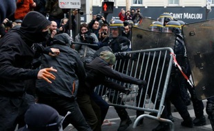 Heurts entre manifestants et forces de l'ordre, le 29 novembre 2015 à Paris
