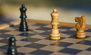 Le professeur d'échecs risque 20 ans de réclusion criminelle.