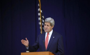 Le secrétaire d'Etat américain John Kerry donne une conférence de presse à Lagos le 25 janvier 2015