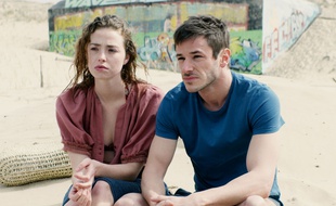 Freya Mavor et Gaspard Ulliel dans «Il était une seconde fois»