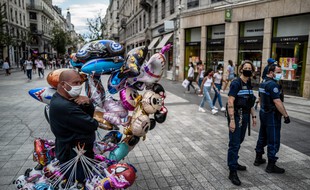 La justice retoque l'arrête préfectoral rendant le port du masque obligatoire dans toutes les rues de Lyon.