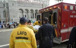 Une voiture percute une foule à Los Angeles, près de 30 blessés