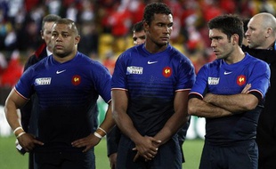 Luc Ducalcon, Thierry Dusautoir et Dimitri Yachvili, le 1er octobre 2011 à Wellington après la défaite de la France face aux Tonga.