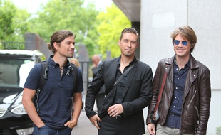Zac, Isaac et Taylor Hanson dans les rues de Londres