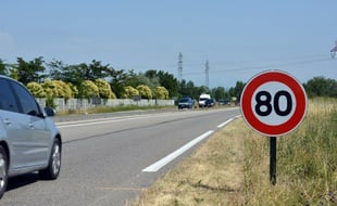 Une route dans le nord de l'Isère.