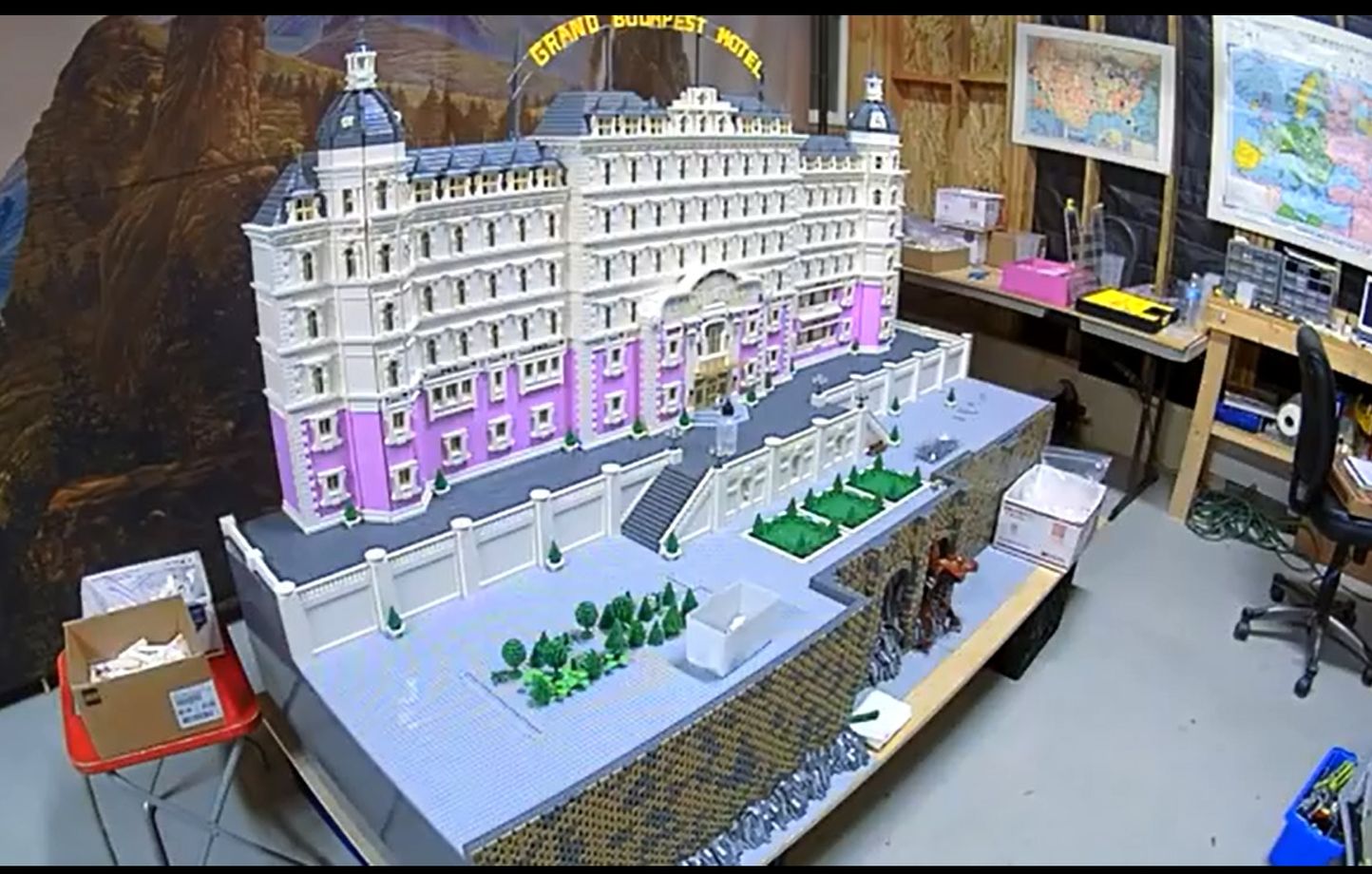 VIDEO. Des fans construisent le Grand Budapest Hotel en Lego