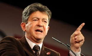 Malgré les appels répétés du PCF et du Parti de Gauche (de Jean-Luc Mélenchon) pour qu'il rejoigne leur "front de gauche", Olivier Besancenot (NPA) a plusieurs fois affirmé qu'il n'était "pas d'accord" pour un "bon coup électoral" aux européennes, défendant un "front durable" basé sur une indépendance totale vis-à-vis du Parti socialiste.