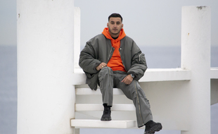 Le rappeur Soso Maness sort « A l'Aube », son troisième album ce vendredi.