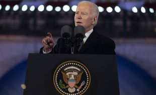 Le président américain Joe Biden tient un discours au Château Royal après sa rencontre avec le président polonais Andrzej Duda à Varsovie, Ukraine, mardi 21 février 2023.