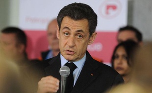 Nicolas Sarkozy, candidat à la présidentielle, à la raffinerie Petroplus à Petit-Couronne (Seine-Maritime), le 24 février 2012.