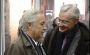 Les deux co-directeurs de campagne de Mme Royal sont François Rebsamen, numéro deux du PS, et Jean-Louis Bianco, ancien ministre et ex-secrétaire général de l'Elysée sous la présidence de François Mitterrand.