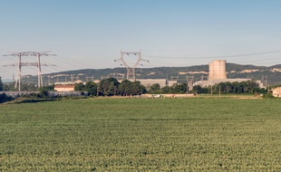 Illustration d'une centrale nucléaire (ici, Tricastin).