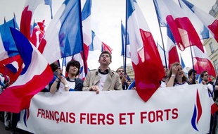 Près de quatre Français sur dix (37%) se disent d'accord à des degrés divers avec les idées défendues par le Front national, même si une majorité (51% contre 42%) estime que le FN est un danger pour la démocratie, selon un sondage TNS Sofres pour la Matinale de Canal + mercredi.