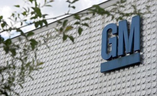 Le constructeur automobile américain General Motors (GM) a annoncé jeudi qu'il vendait l'intégralité de sa part de 7% dans le constructeur français Peugeot PSA et qu'il liquidait aussi sa part de 8,5% dans Ally Financial.
