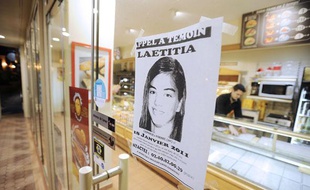 Un appel à témoins concernant la disparition de Laetitia Perrais est affiché le 22 janvier 2011 sur la porte d'une boulangerie de Pornic (Loire-Atlantique).