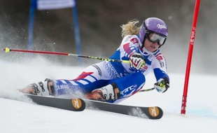 La Française Tessa Worley a remporté samedi le slalom géant de Kranjska Gora, la 6e victoire de sa carrière en Coupe du monde de ski alpin et la 1re cette saison, devançant l'Italienne Federica Brignone et l'Allemande Viktoria Rebensburg de 66 et 89/100e.