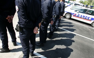 La police inaugure des locaux de la nouvelle compagnie de sécurisation à Toulouse, le 9 septembre 2009.