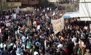 Soixante-deux personnes, dont 43 civils ont été tuées jeudi dans les violences en Syrie, où le régime réprime dans le sang depuis dix mois un mouvement de contestation populaire, selon l'Observatoire syrien des droits de l'Homme (OSDH).