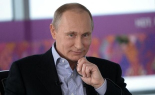 Le président russe Vladimir Poutine a assuré dimanche que la Russie accueillerait tous les sportifs et visiteurs, indépendamment de leur orientation sexuelle, aux jeux Olympiques de Sotchi et a minimisé la décision de certains leaders occidentaux de ne pas s'y rendre.